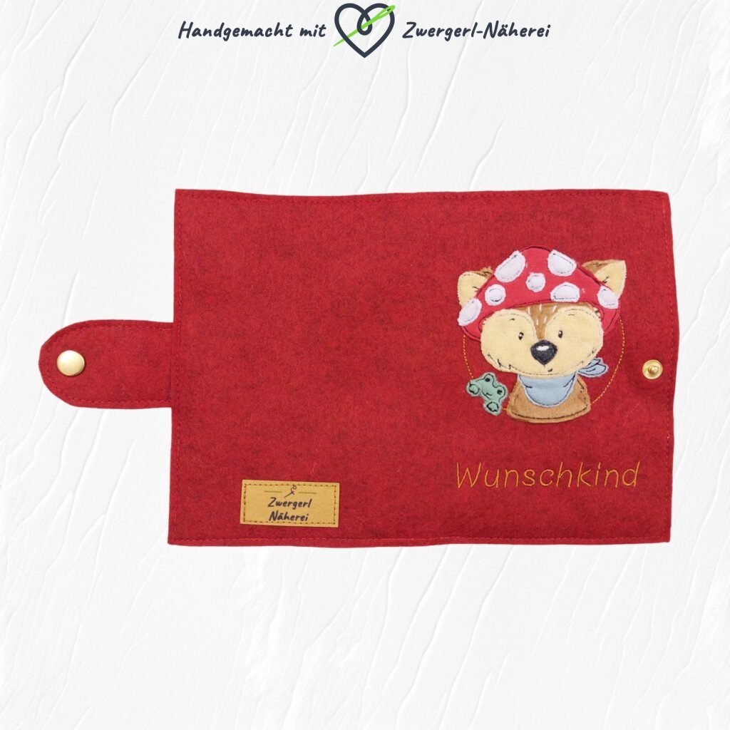 Mutter-Kind-Pass Hülle Österreich handmade roter Wollfilz mit Fuchs-Motiv Aussenansicht für Babys und Kleinkinder