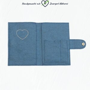 Mutterkindpasshülle Filz Blau Lamm-Motiv handmade in Österreich Innenansicht