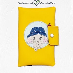 Mutterkindpass-Hülle handmade Kunstleder und Stoff in gelb Elefant-Stickapplikation vorne