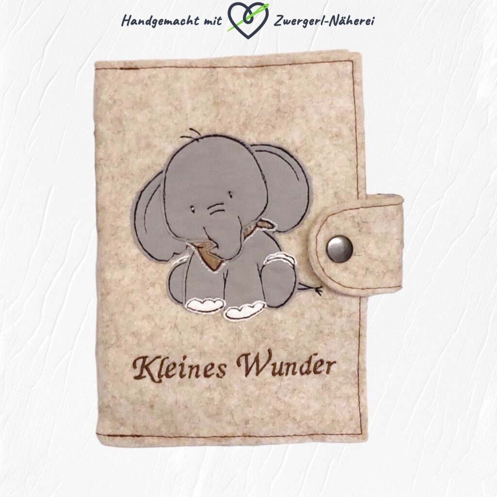 Mutterkindpass-Hülle hellbeiges Bio-Merino-Wollfilz mit Elefanten-Motiv Vorderansicht für Babys und Kleinkinder