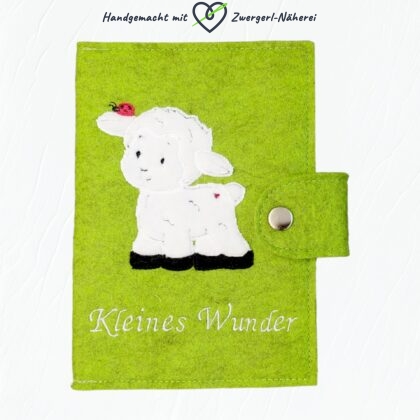 Mutterkindpass-Hülle Grün Merino-Wollfilz Lamm-Stickapplikation handmade Top Qualität Vorderansicht