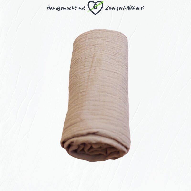 Premium-Stoffwindel Nile und Taupe aus Bio-Baumwolle Taupe gerollt handmade Babyausstattung Babyaccessoires