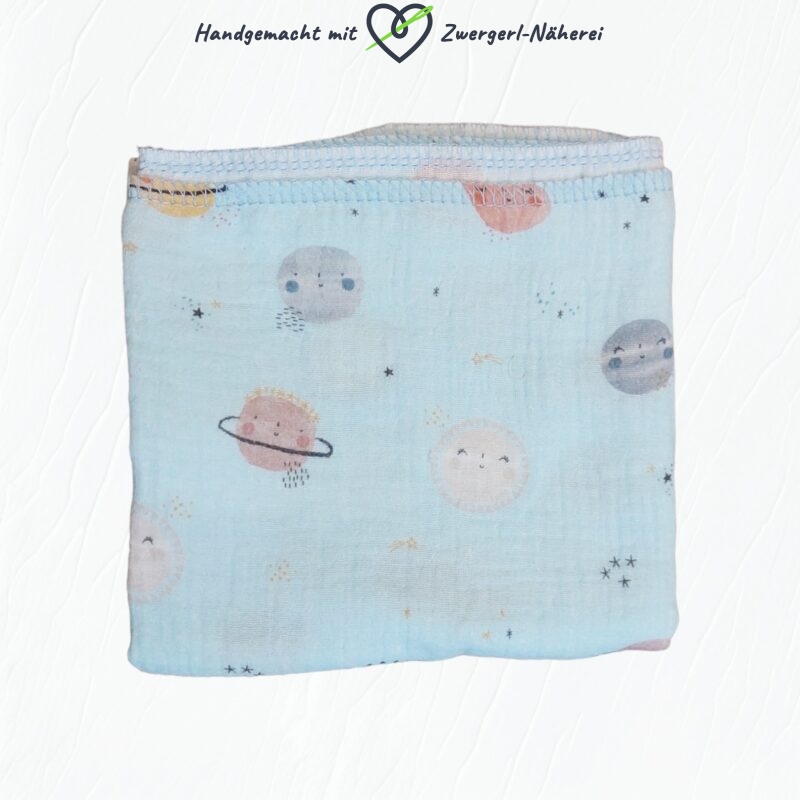 Premium-Stoffwindel aus Bio-Baumwolle Hellblau mit Planeten handmade Babyausstattung Babyaccessoires