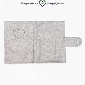 Mutterkindpass-Hülle Hellgrau personalisiert Kuh-Motiv Baby-Ausstattung in top handmade Qualität Innenseite
